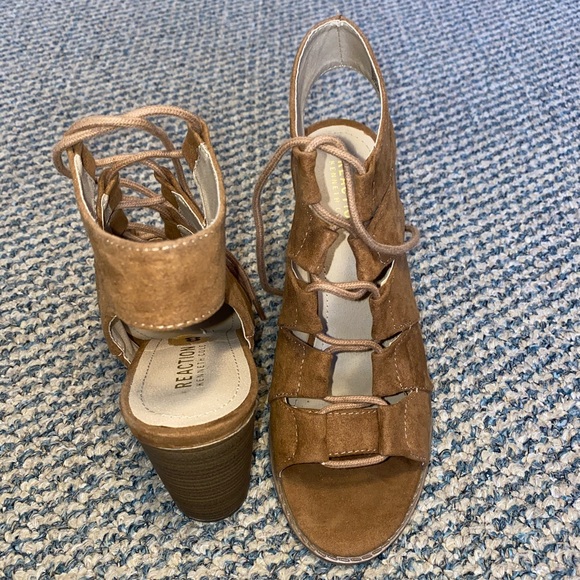 Women’s brown heels - Picture 4 of 4